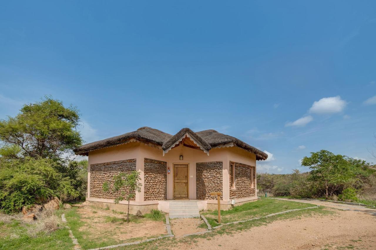 Hampi Heritage & Wilderness Resort-Jungle Lodges Kamalapur Exterior foto