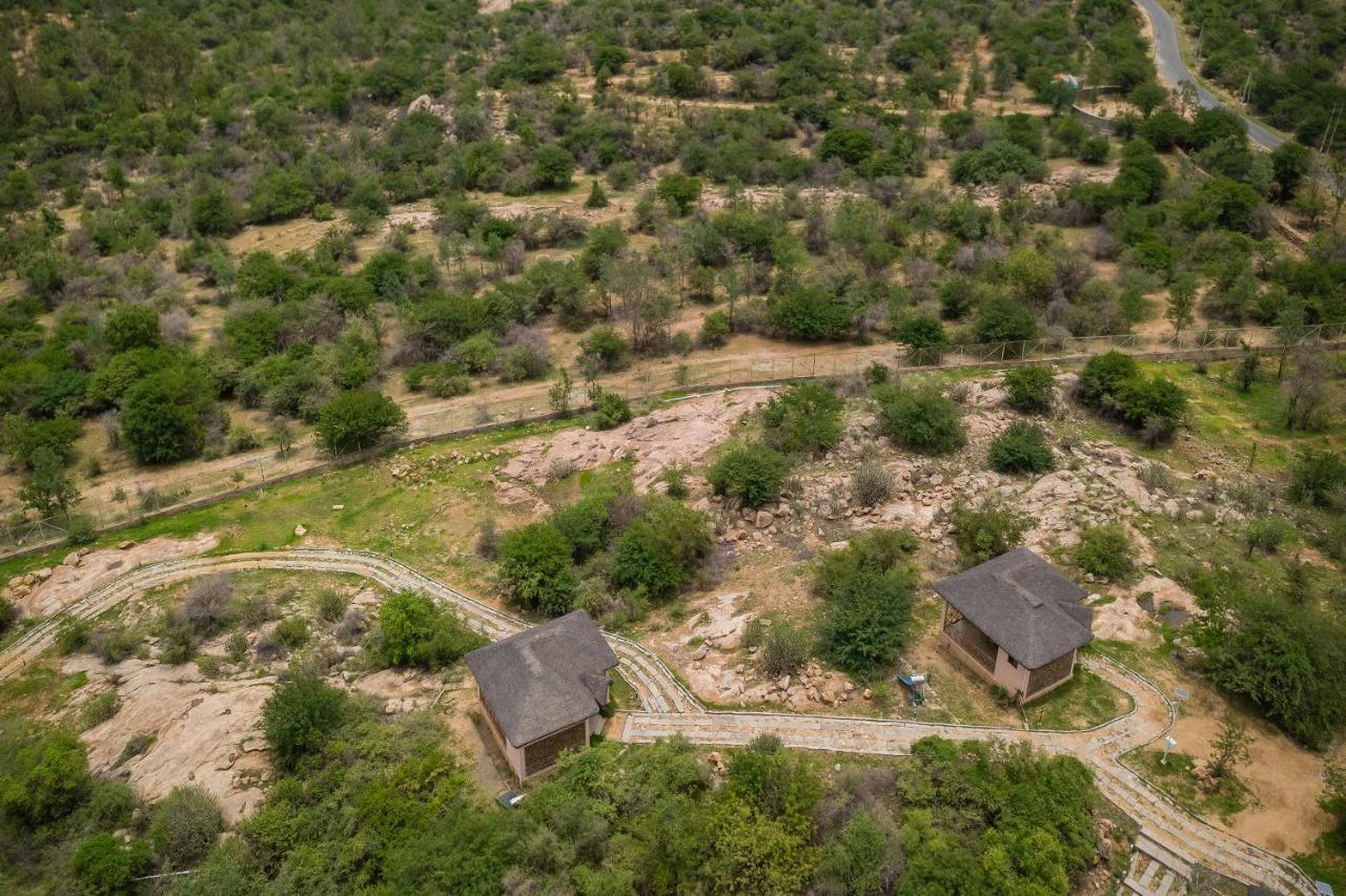 Hampi Heritage & Wilderness Resort-Jungle Lodges Kamalapur Exterior foto