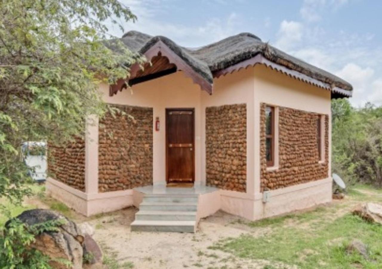 Hampi Heritage & Wilderness Resort-Jungle Lodges Kamalapur Exterior foto